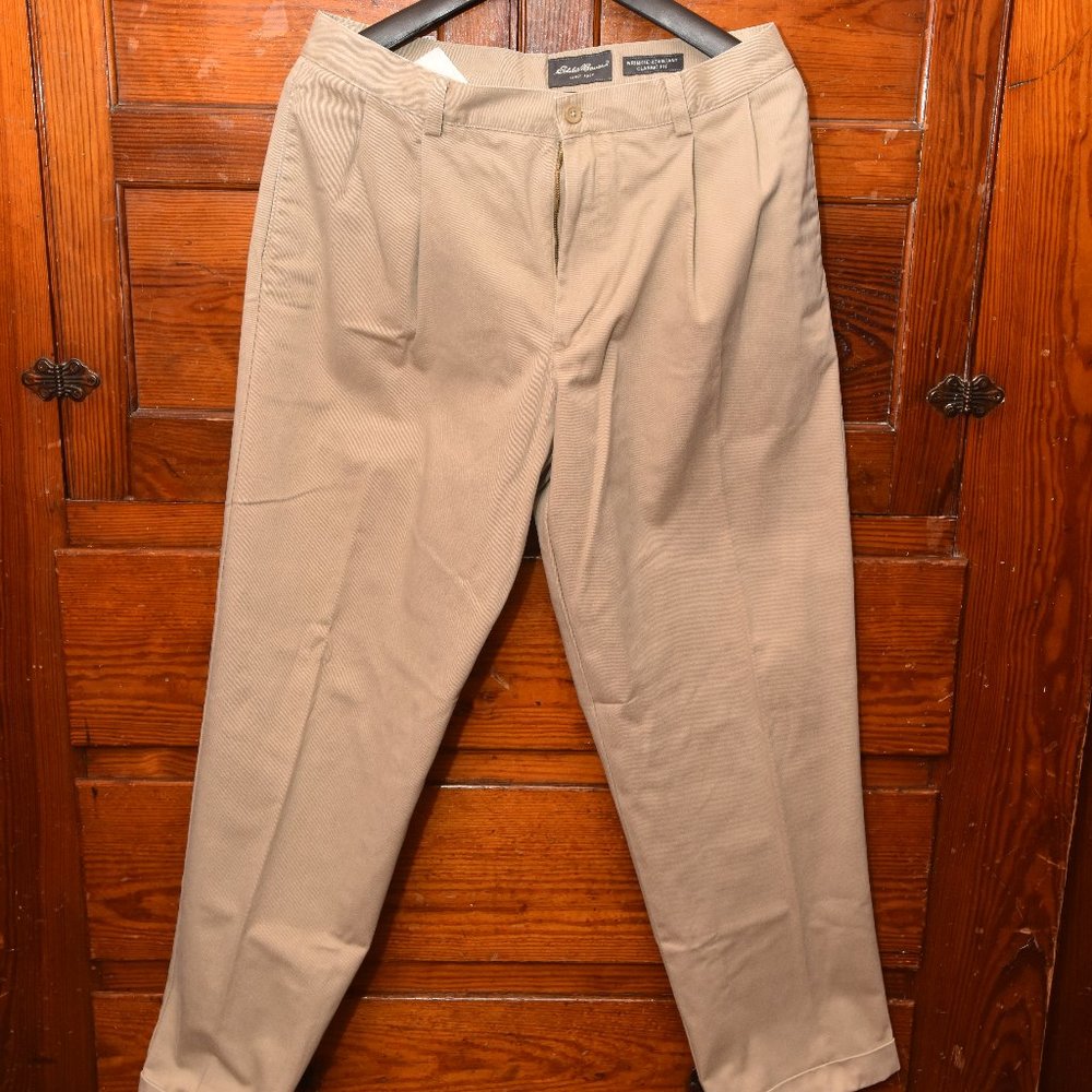 Eddie Bauer classic pleated/cuffed khakis 36/32